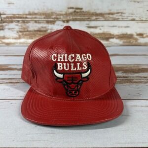 Mitchell and Ness Chicago Bulls Lambskin Leather Snapback Red Used